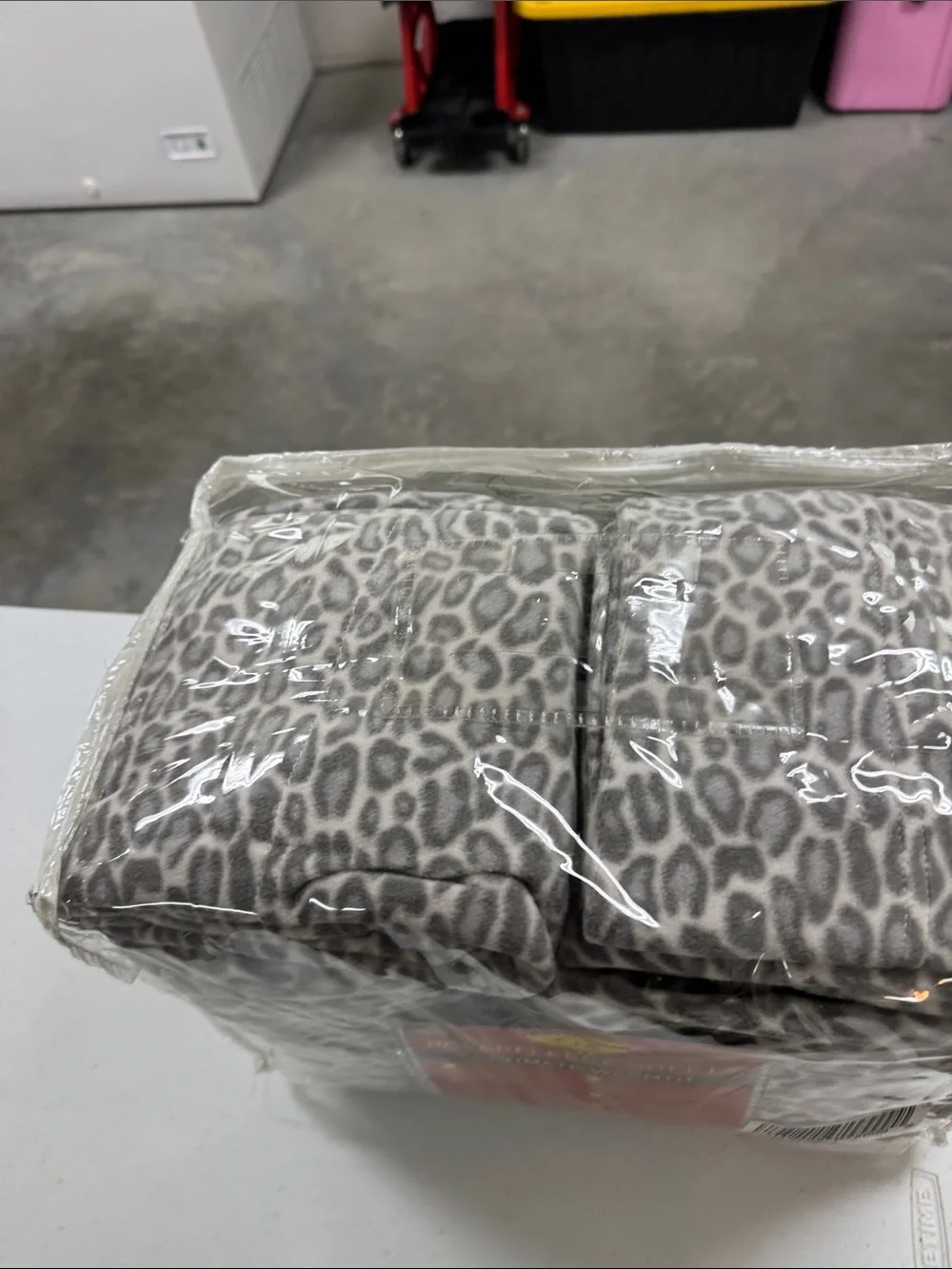 Polarfleece sheets grey leopard